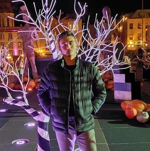 Meet your Posher, Thomas